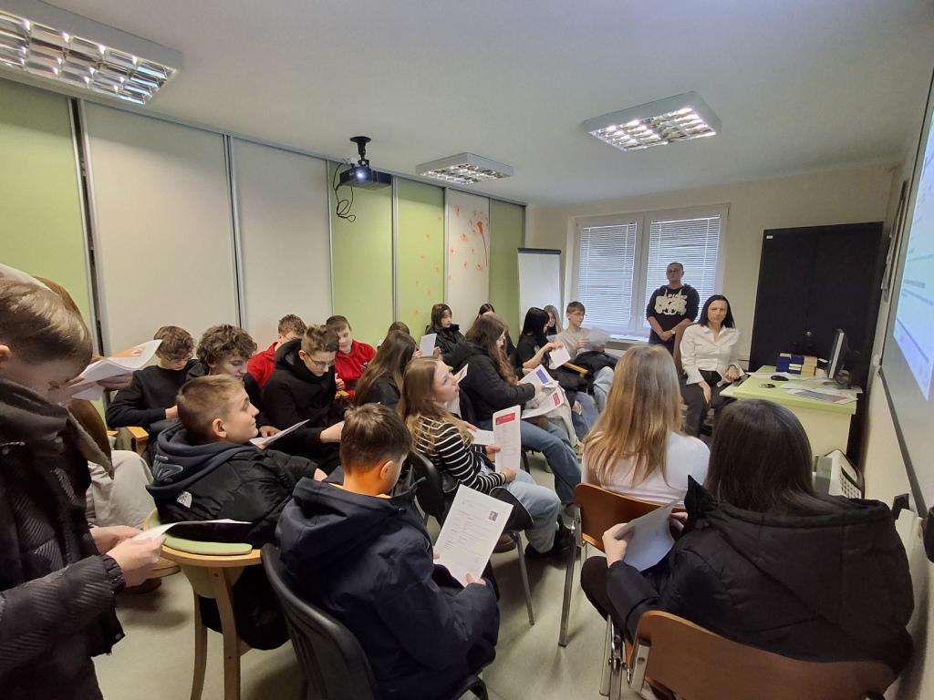 Klasa 8c na&nbsp;zajęciach z&nbsp;doradztwa zawodowego