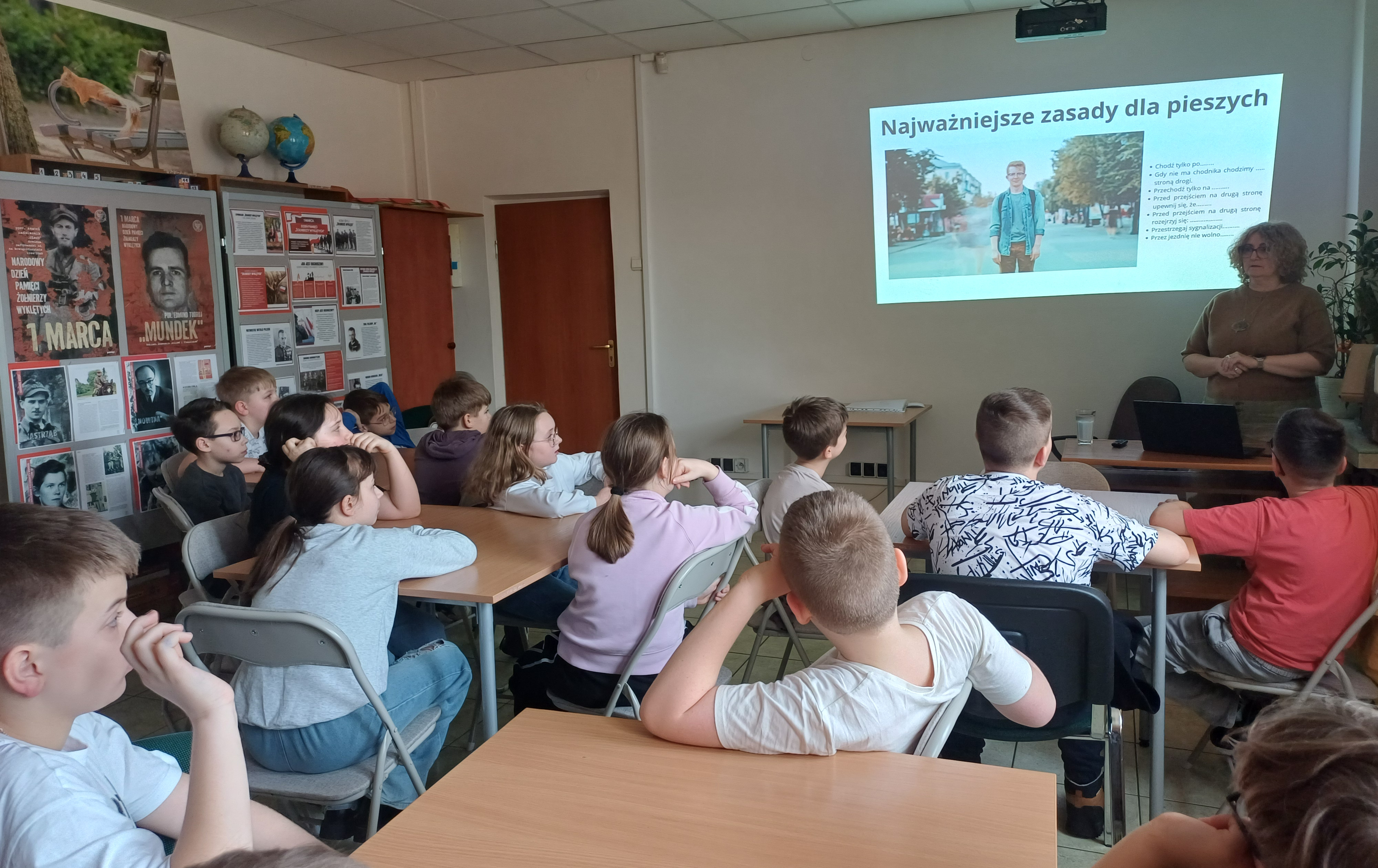 Zdjęcie do Na pieszo, rowerem czy na hulajnodze-bezpiecznie na drodze!